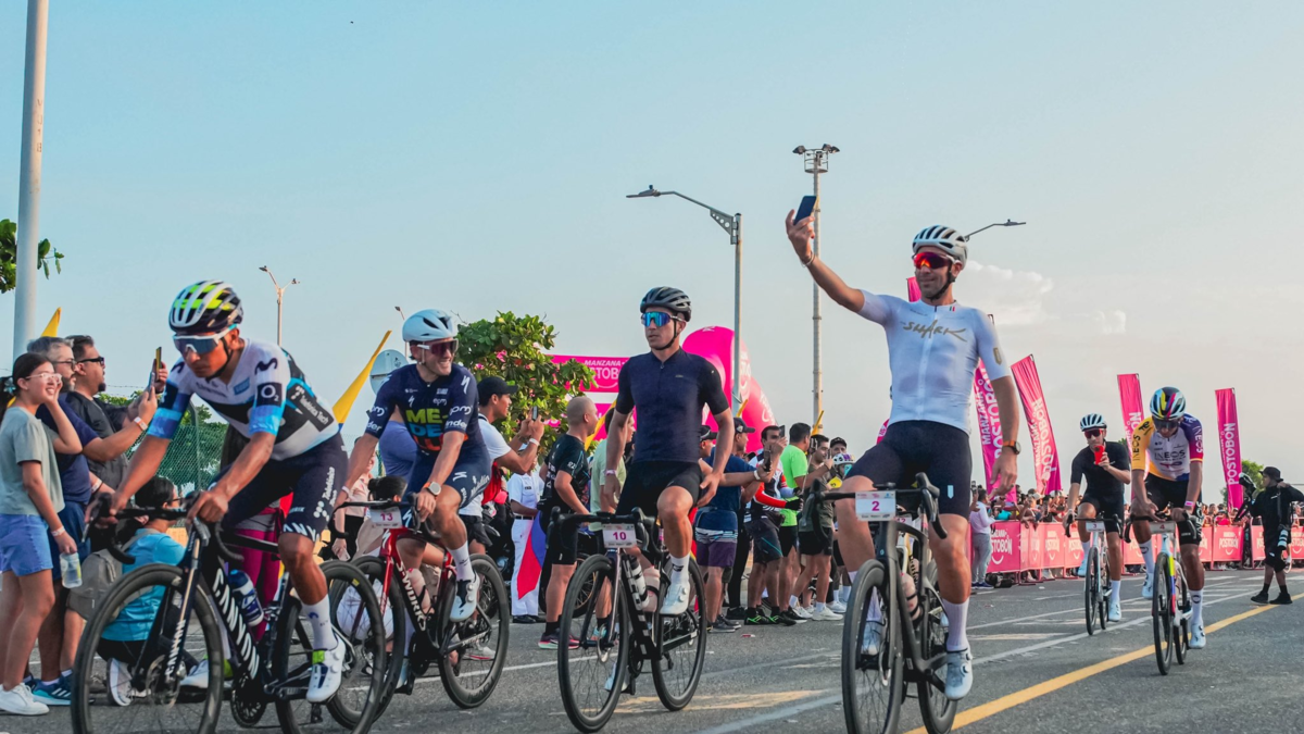 El Atlántico vive la fiesta del Giro de Rigo: 8.000 ciclistas pedalean por sus vías en una jornada histórica para el Caribe