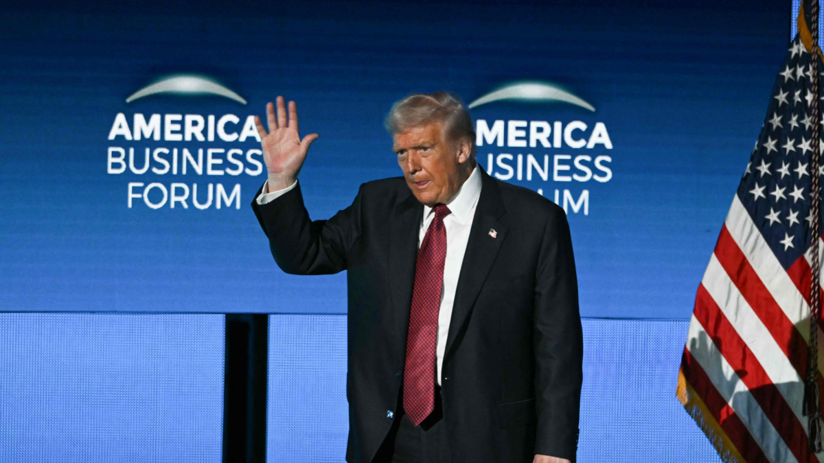 Trump napoveduje bombne napade na "teroristične kartelee", ki niso omejeni le na Venezuelo