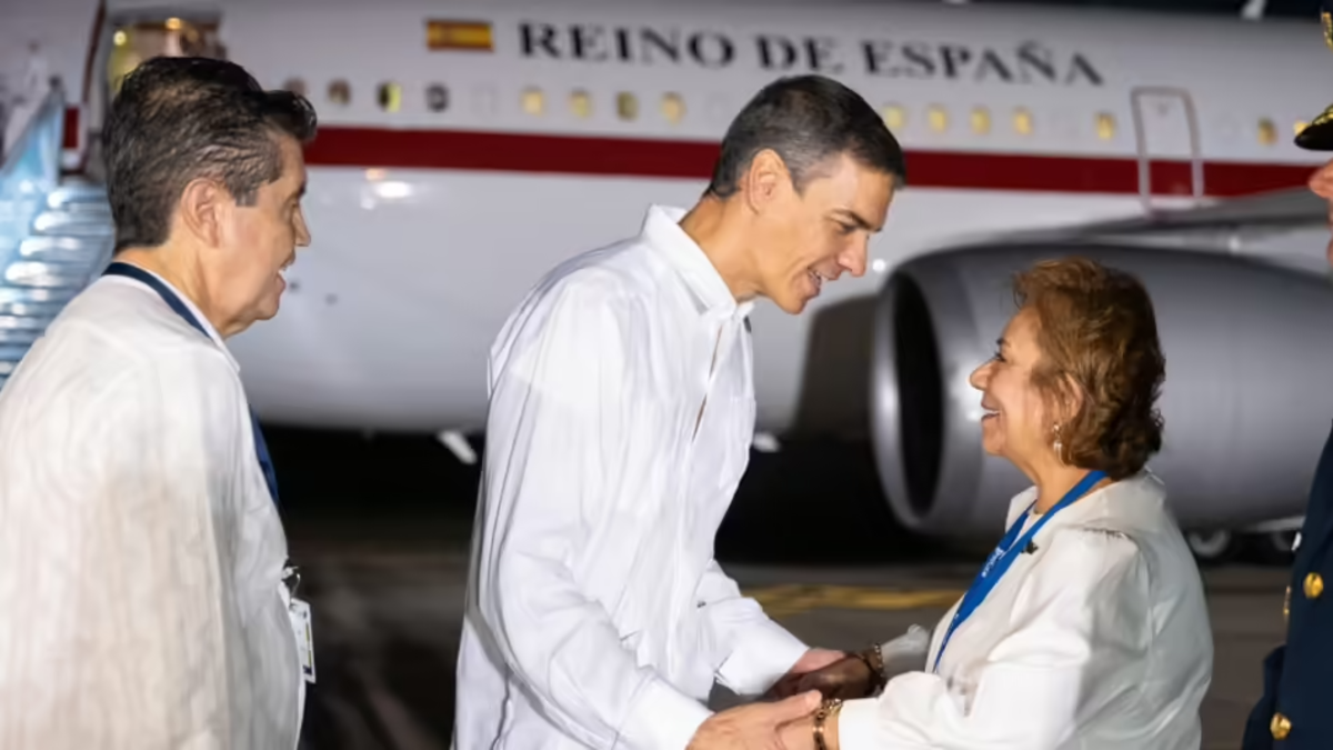President of the Government of Spain, Pedro Sánchez, landed at the Celac-EU Summit in Colombia for diplomatic dialogue between the two continents.