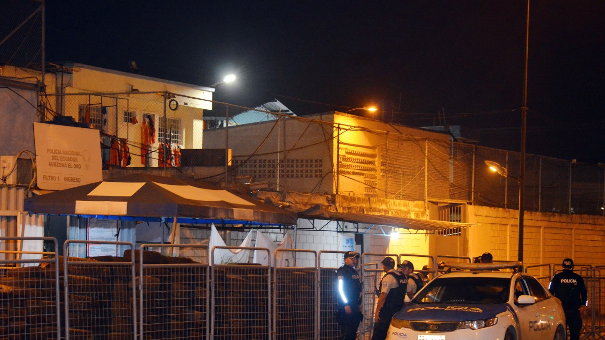 Motín armado en una cárcel en Ecuador deja al menos 31 reclusos muertos: hay más de 30 heridos