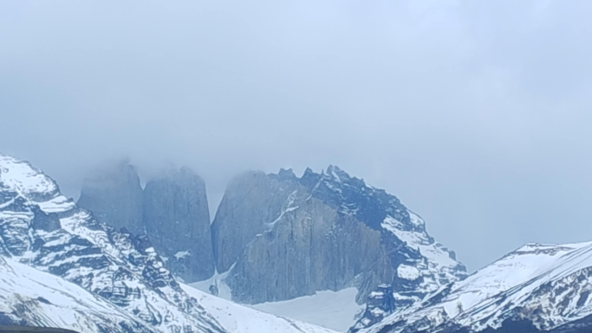 Tragedia en la cordillera de Los Andes: reportan dos turistas muertos y siete desaparecidos en un parque nacional de Chile durante excursión