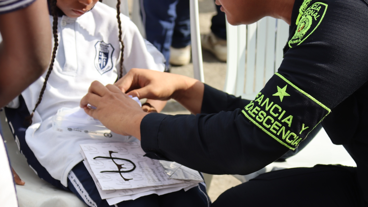 320 estudiantes de Belén Altavista, en Medellín, fueron acompañados por la Policía Nacional en procesos formativos de prevención y autocuidado