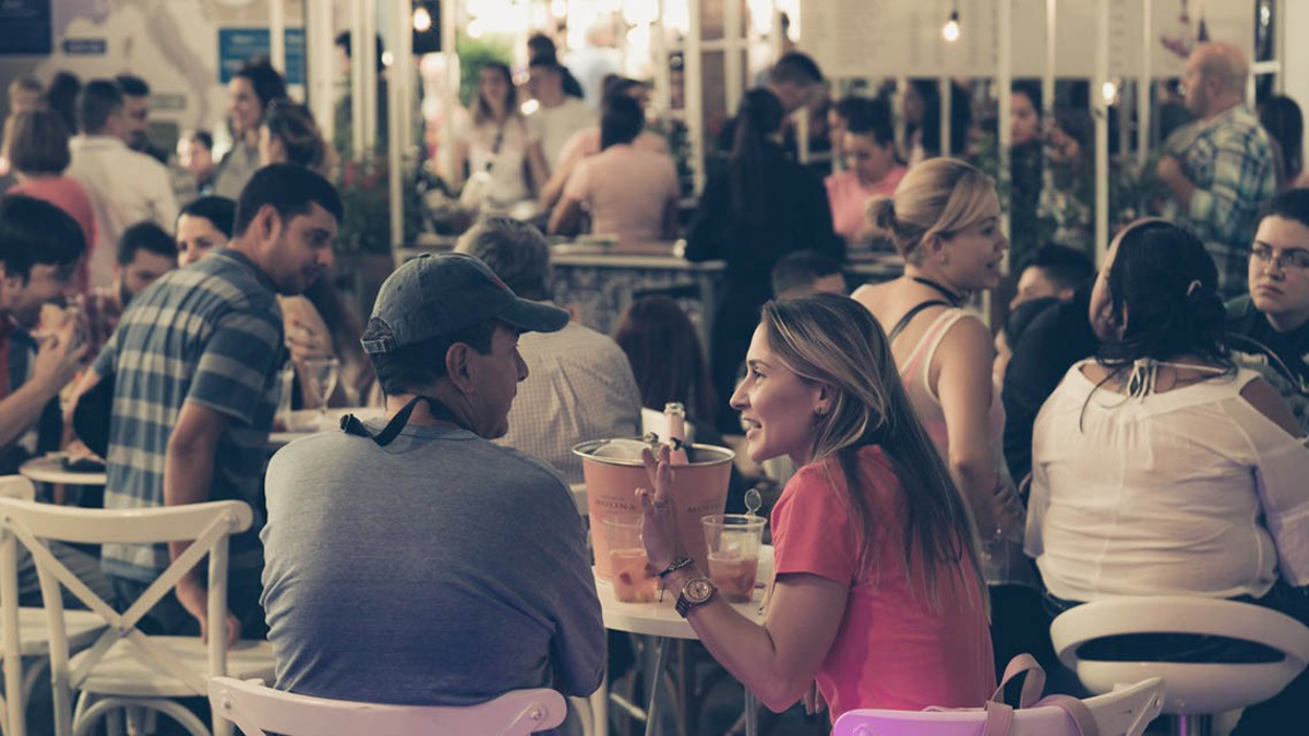 ¿Listo para comer, bailar y celebrar? Maridaje 'Sabor y Fiesta' vuelve con su edición más navideña en Plaza Mayor, Medellín
