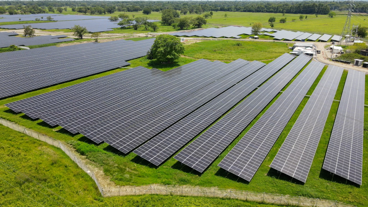 Energía solar ha cubierto hasta el 75 % de la demanda en el Caribe, pero reta la estabilidad del sistema eléctrico