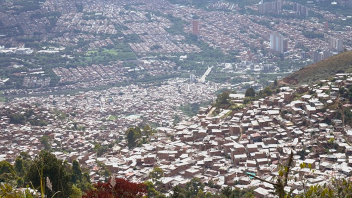 Hasta $ 20 millones para mejorar su casa: nuevo subsidio de Medellín llega a familias que ganan hasta 4 salarios mínimos y quieren dignificar su hogar