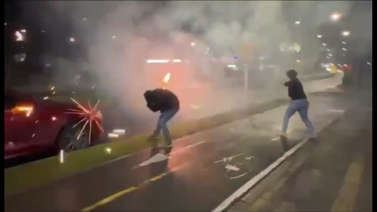 Video | Alerta en Antioquia por el reto viral de la 'guerra de bengalas': se reportó un nuevo caso en Rionegro en el que una persona fue impactada