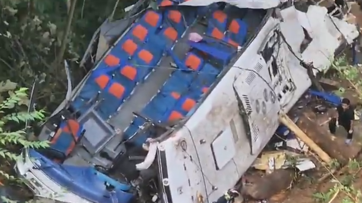 Joven herido en el fatal accidente del bus escolar en Remedios, Antioquia, narra los momentos de angustia: 'Intenté llamar a emergencias'