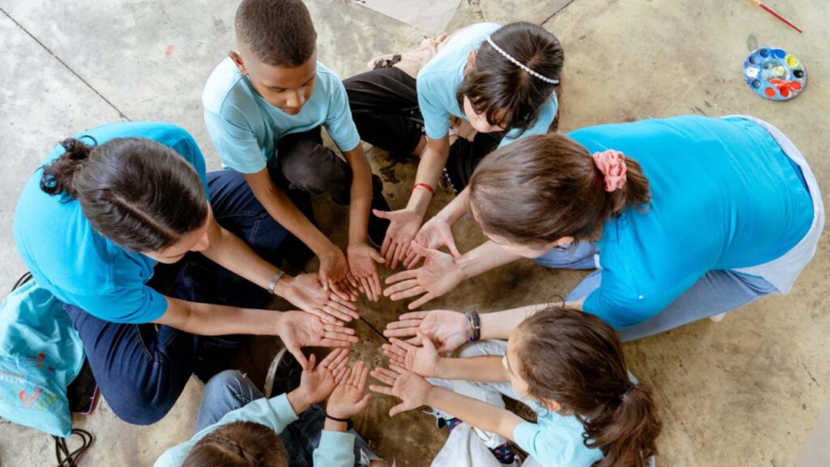 Medellín no se transforma sola: 500 voluntarios, 200 acciones y 50 aliados demostraron que la solidaridad es revolución para el cambio social