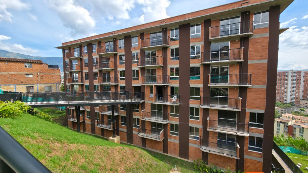 Lo que antes eran espacios vacíos, olvidados y costosos para Medellín, hoy son hogares con vida, risas y futuro, gracias al subsidio Compra Tu Casa