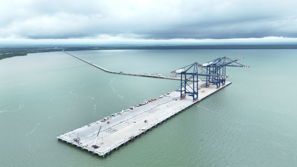 Puerto Antioquia marca un hito histórico: se inician las pruebas operativas del puerto que transformará la logística en Colombia