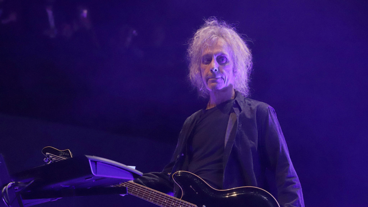 Muere Perry Bamonte, guitarrista clave de The Cure, a los 65 años: así se despiden sus compañeros de banda del músico
