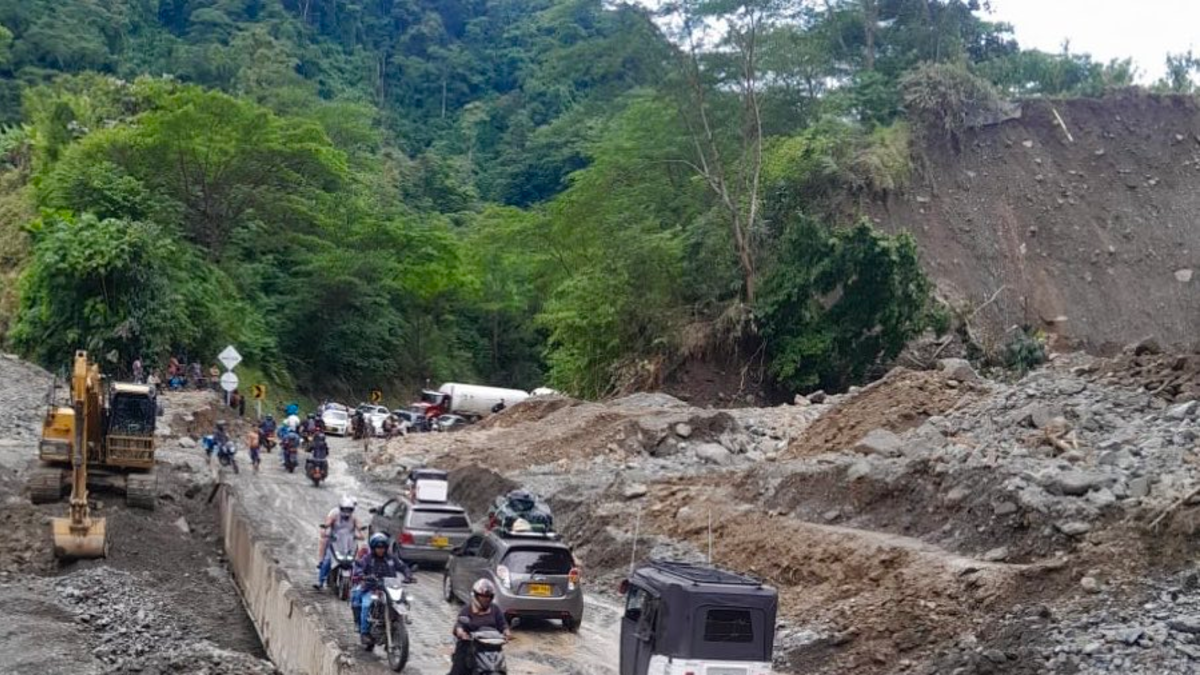 Antioquia: Abren paso a un carril de la vía Medellín-Urabá, sin embargo, la apertura está sujeta a las condiciones climáticas