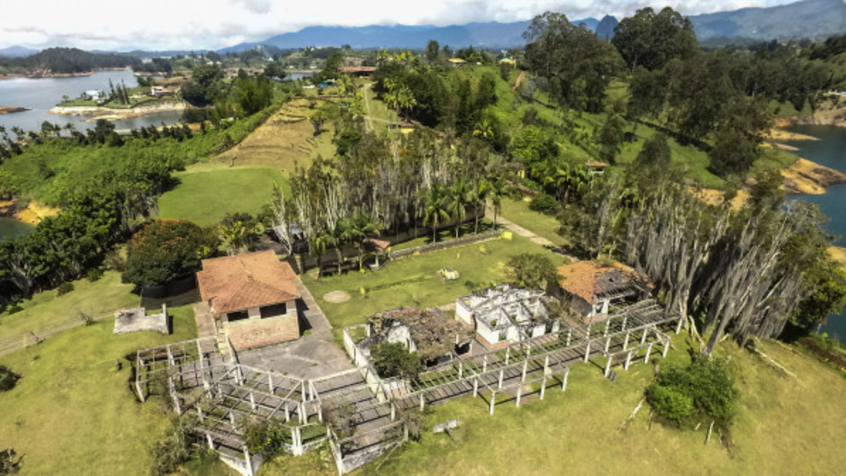 Este es el millonario precio por el que se subastó la emblemática finca 'La Manuela' en Guatapé, antes propiedad de Pablo Escobar