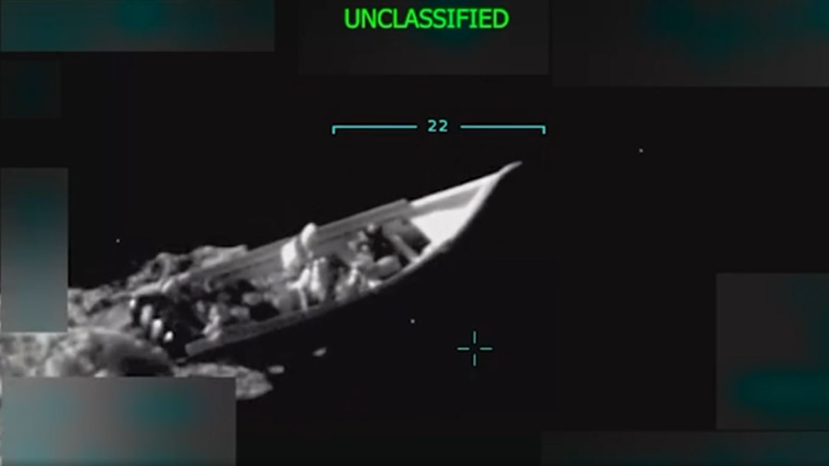 Estados Unidos hizo pasar avión militar como civil para ataques contra embarcaciones en el Caribe, según ‘The New York Times’