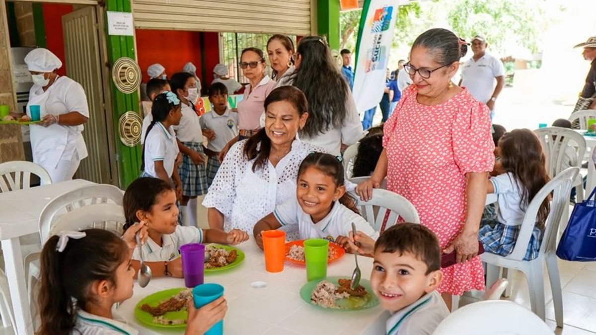 40 mil niños y niñas en Sucre inician clases con alimentación escolar desde el primer día: ‘es una herramienta central para la permanencia educativa’