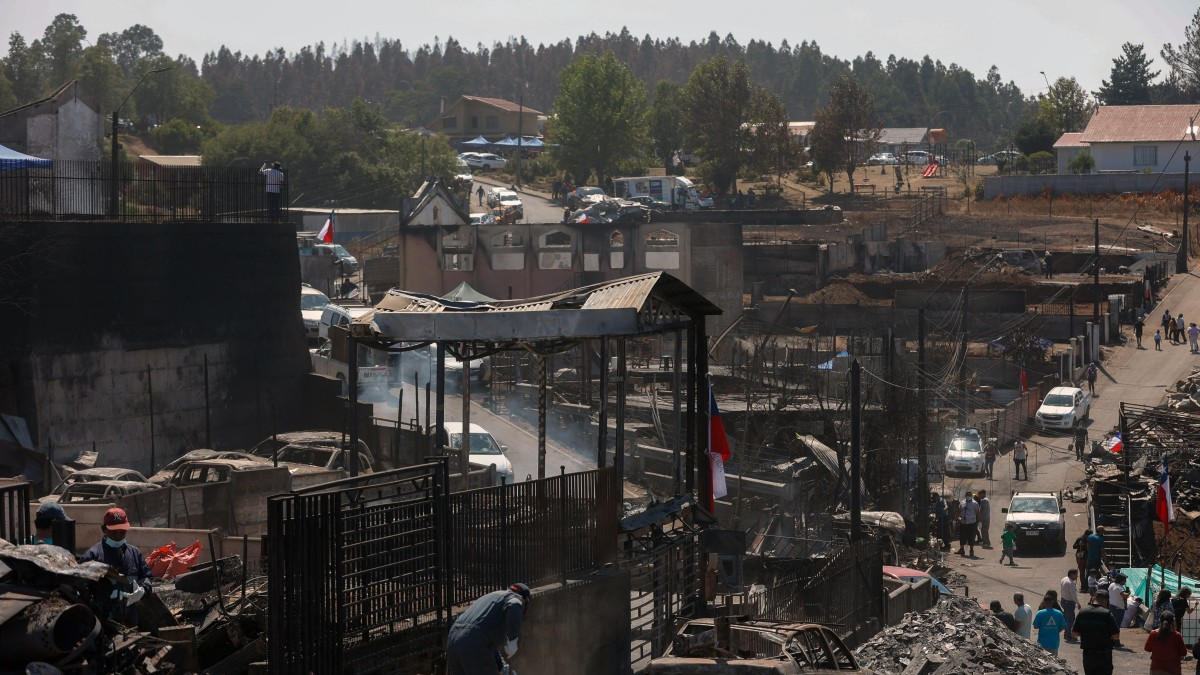 Detienen a un sospechoso de iniciar un fuego intencionalmente en la zona de incendios en Chile