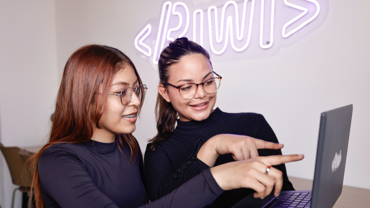 ¡Atención, Barranquilla! Última fase de pruebas para becas del 100% en desarrollo de software: cómo postularse, qué aprender y quienes pueden aplicar