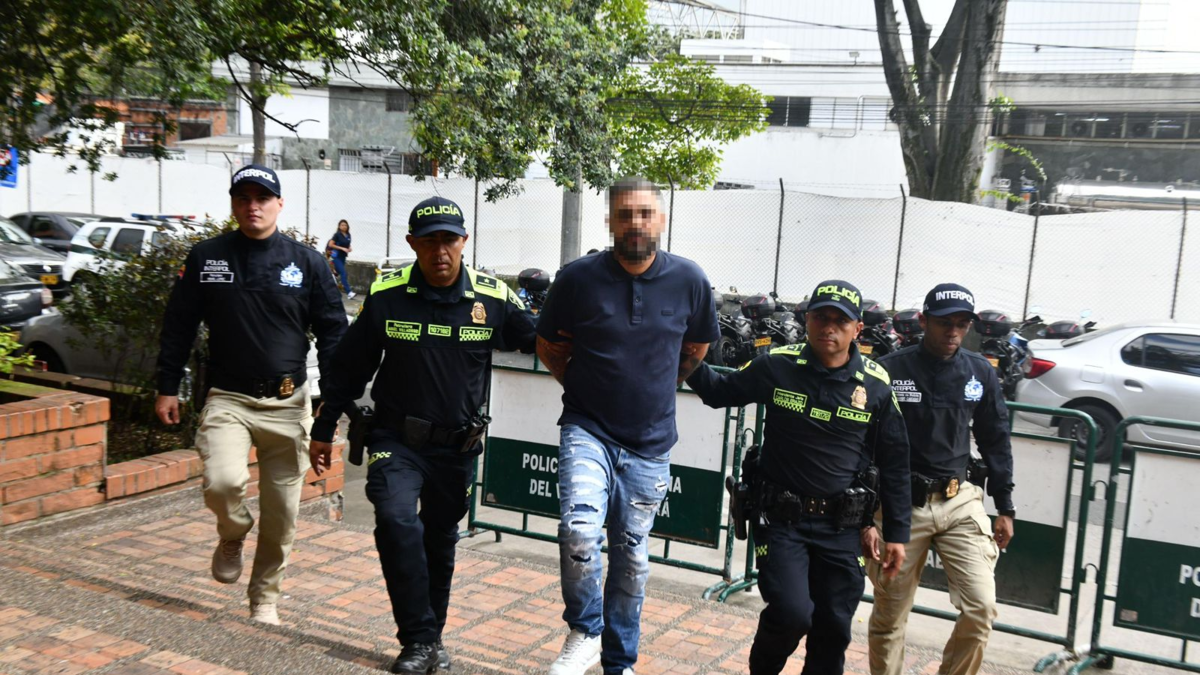 Mafioso italiano vinculado al 'clan del Golfo' y buscado internacionalmente por narcotráfico fue capturado en Medellín: viajaba a visitar a su novia