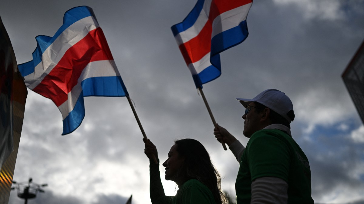 Cierran las urnas en las elecciones presidenciales de Costa Rica y comienza el conteo de votos