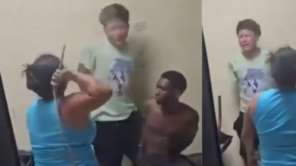 Mujer golpeó a su hijo luego de que este fuera llevado a una estación de policía por robar: ‘Eres una vergüenza para mí’
