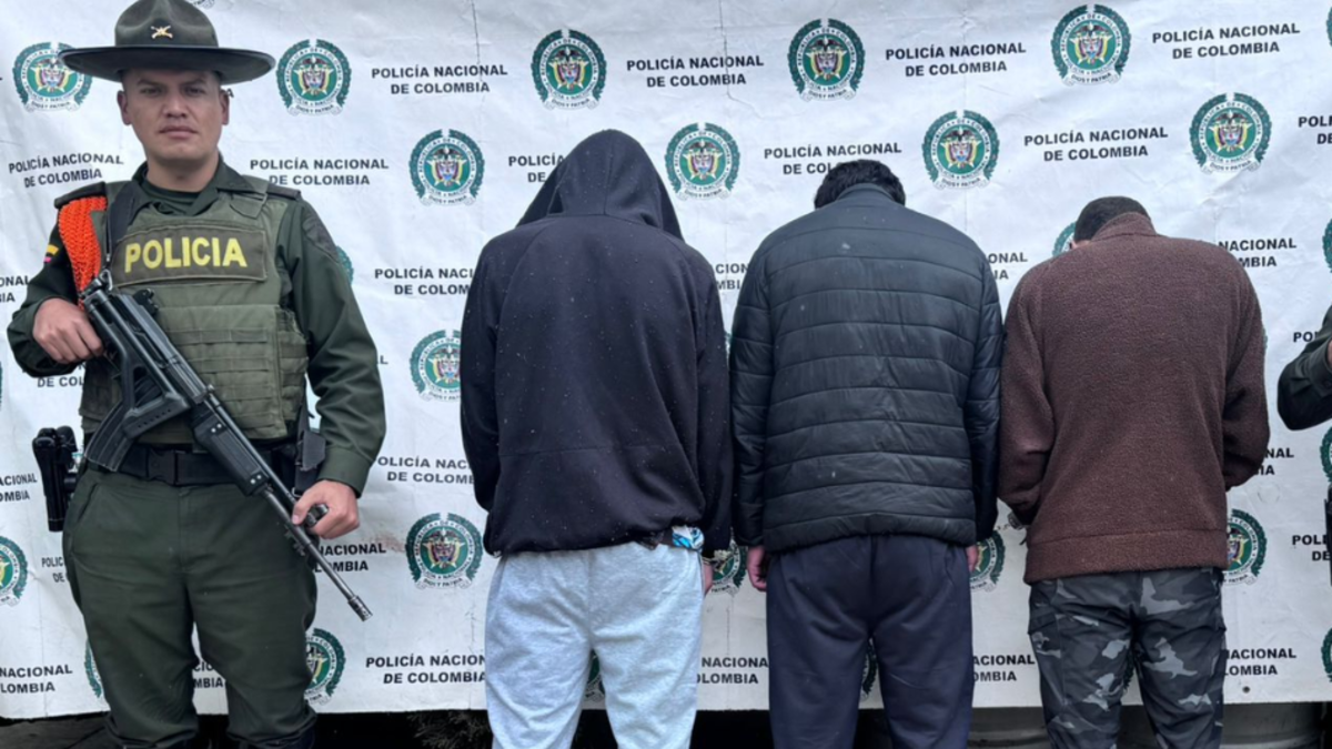 ¡Ojo con lo que compra! Capturan a tres hombres con más de 500 kilos de carne en mal estado que sería vendida en Antioquia