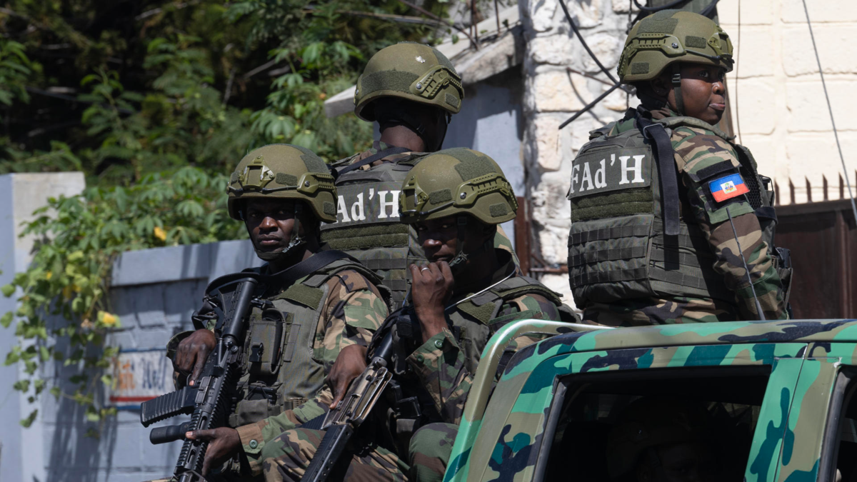 Disuelven el Consejo de Transición en Haití sin lograr la paz y dejan al primer ministro solo frente al caos de las pandillas