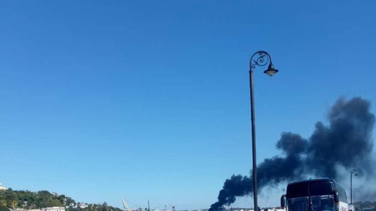 Reportan incendio de gran magnitud en una refinería de La Habana, Cuba: esto se sabe del fuego, visible desde varios puntos de la bahía