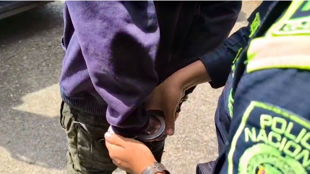 'Medellín no es refugio de criminales': alcalde Federico Gutiérrez y Policía presentan capturas como la de un hombre que habría abusado de su hijastra