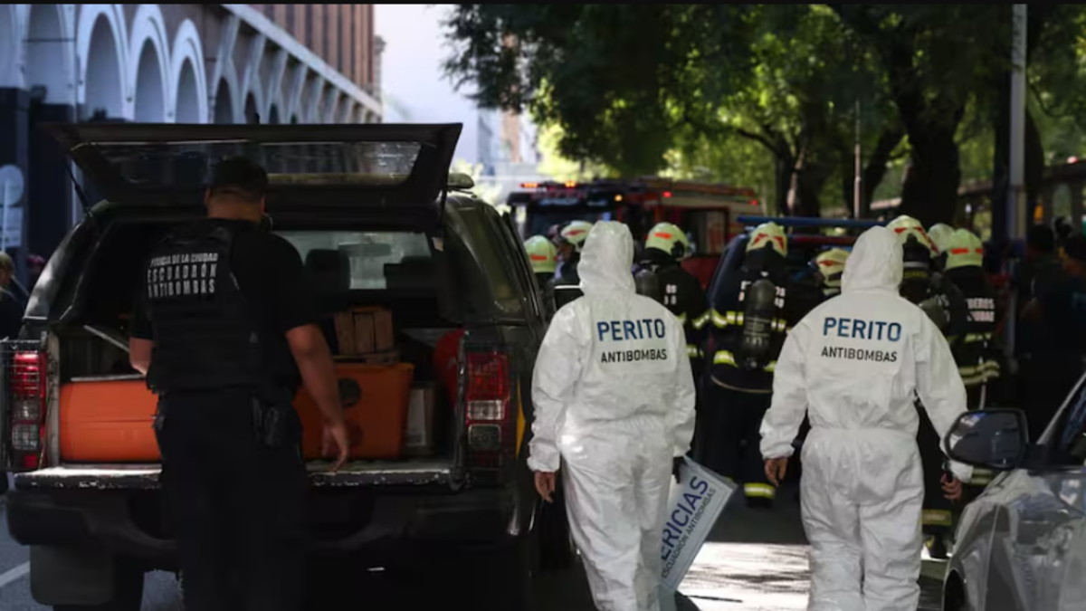 Paquete bomba explota en la Escuela Superior de Gendarmería en Argentina; reportan cuatro heridos