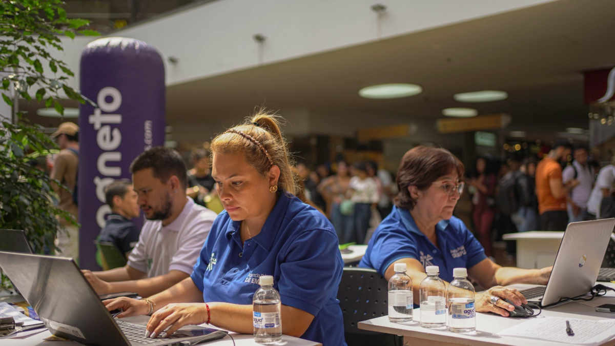 Antioquia: hay más de 2.500 vacantes laborales para mujeres: descubra cómo aplicar este 6 de marzo