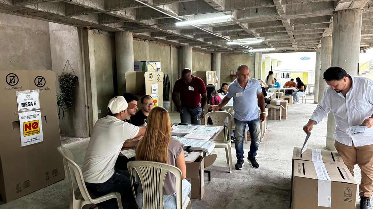 Elecciones 2026: incautan $605 millones en Antioquia por posibles delitos electorales y van dos personas capturadas en puestos de votación de Medellín