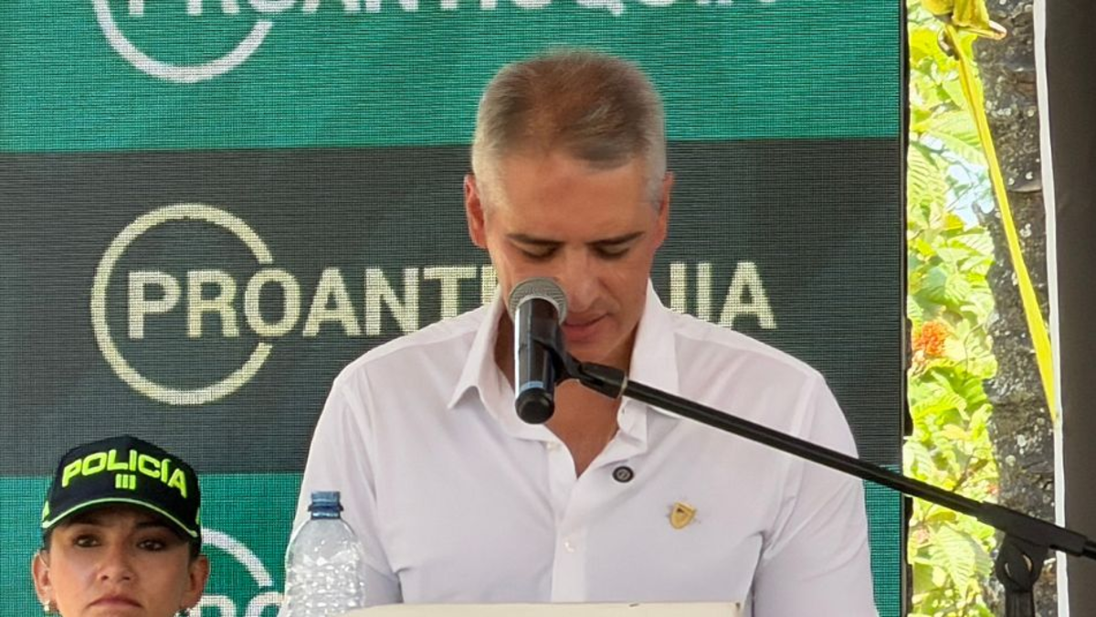 Gobernador de Antioquia, Andrés Julián Rendón, reacciona en Asamblea de Proantioquia tras comentarios sobre su departamento: 'Antioquia se defiende'