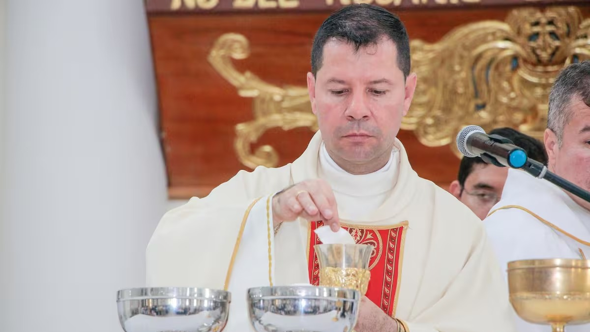 Luto en Santander: sacerdote que conoció al Papa Juan Pablo II murió en trágico accidente rumbo a la Costa Caribe