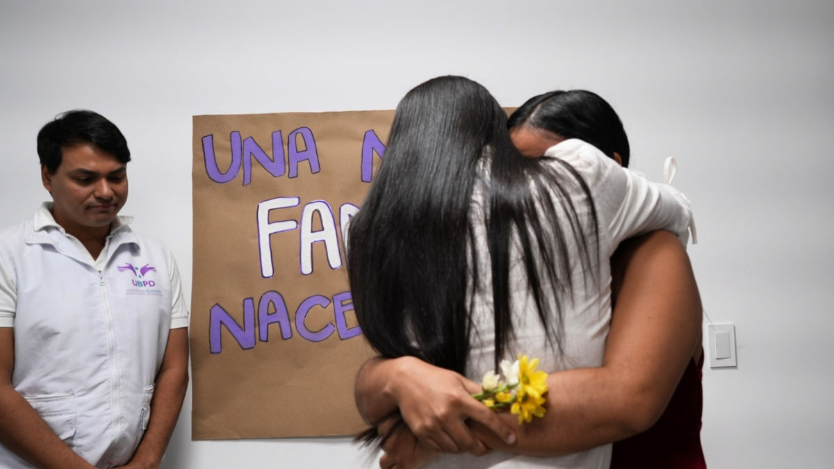 Historias de guerra: madre e hija separadas por el conflicto armado vuelven a reencontrarse tras 25 años