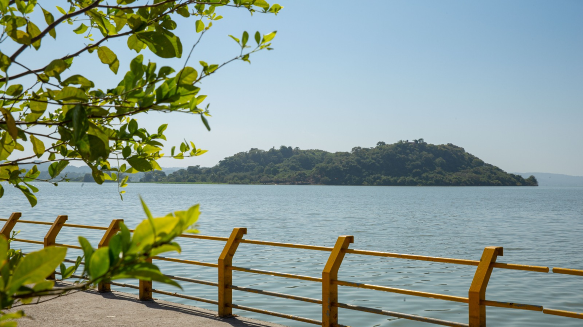 Atlántico recupera ecosistemas: limpian 14 kilómetros de caños y arroyos y retiran 160.255 metros cúbicos de sedimentos en zonas críticas