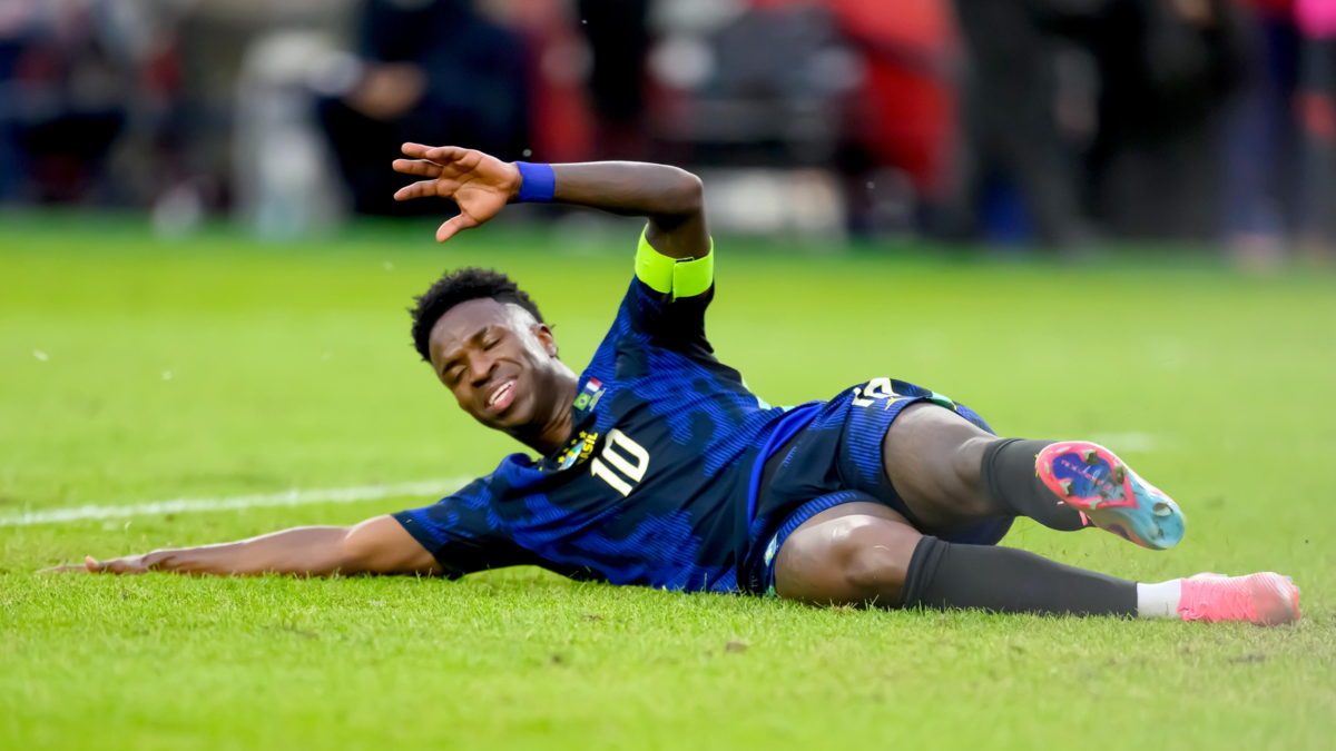 Vinícius enciende las alarmas en Brasil y en el Barcelona: tiene molestias musculares y no entrenó