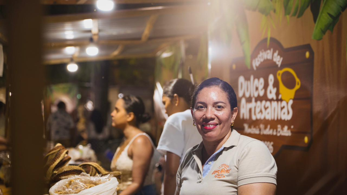 Mujeres damnificadas por inundaciones en Córdoba son las protagonistas en el Festival del Dulce que se toma a Montería en esta Semana Santa