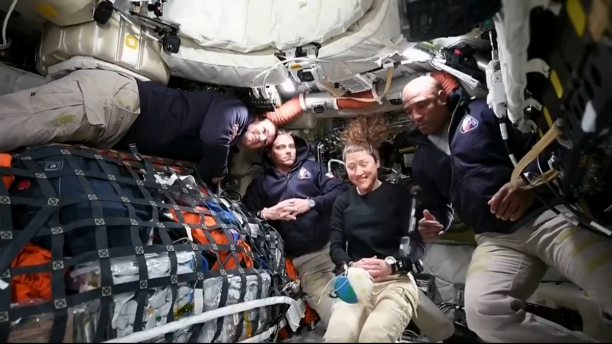 ¿Cómo duermen los astronautas de la misión Artemis II que verá el lado oscuro de la Luna?