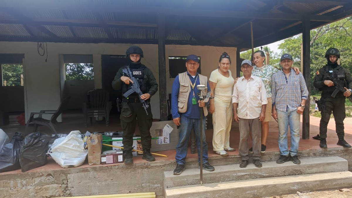 Atención: Justicia restituye tierras de familia campesina víctima de todos los actores armados que pasaron por Mapiripán (Meta)