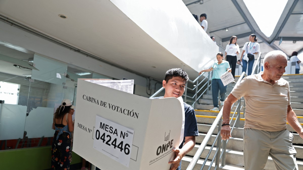  Votos blancos y nulos en las elecciones presidenciales de Perú acumulan más de 3 millones...