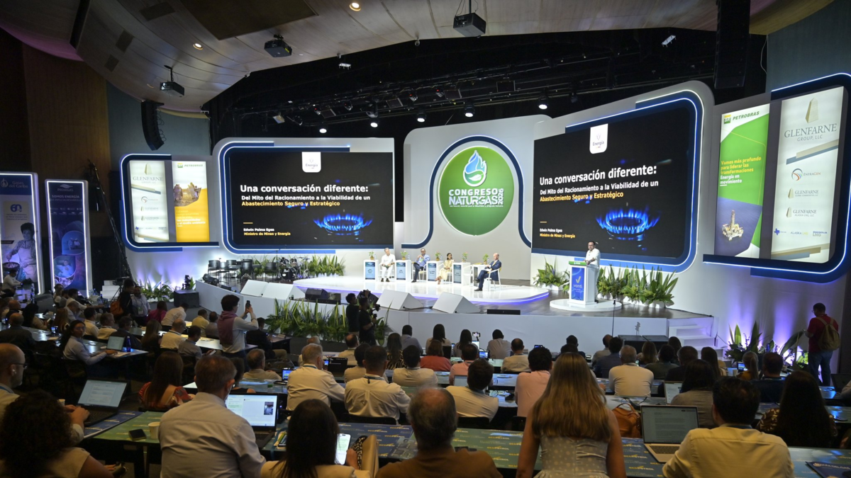 ‘Es un salto al vacío’: duros cuestionamientos al Gobierno Petro por ‘errores’ en transición energética de Colombia