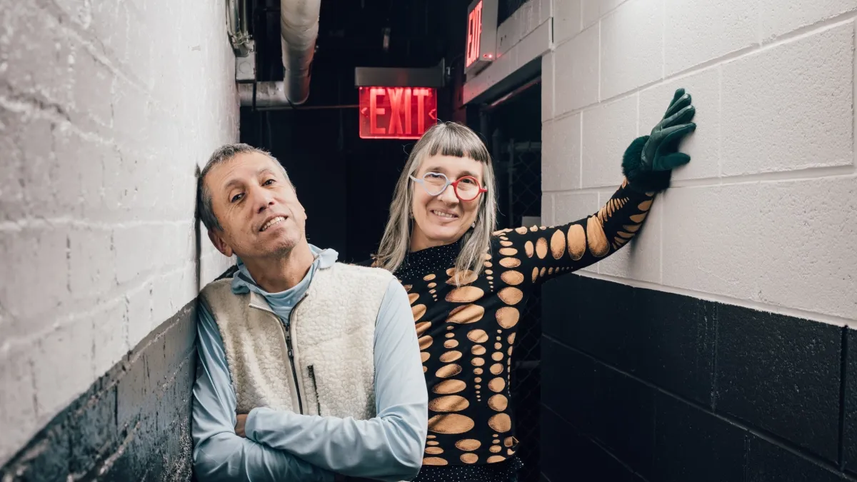 Los Aterciopelados llevan su 'Pipa de la Paz- 30 años' a la Zona Fan del Mundial de Fútbol en Guadalajara