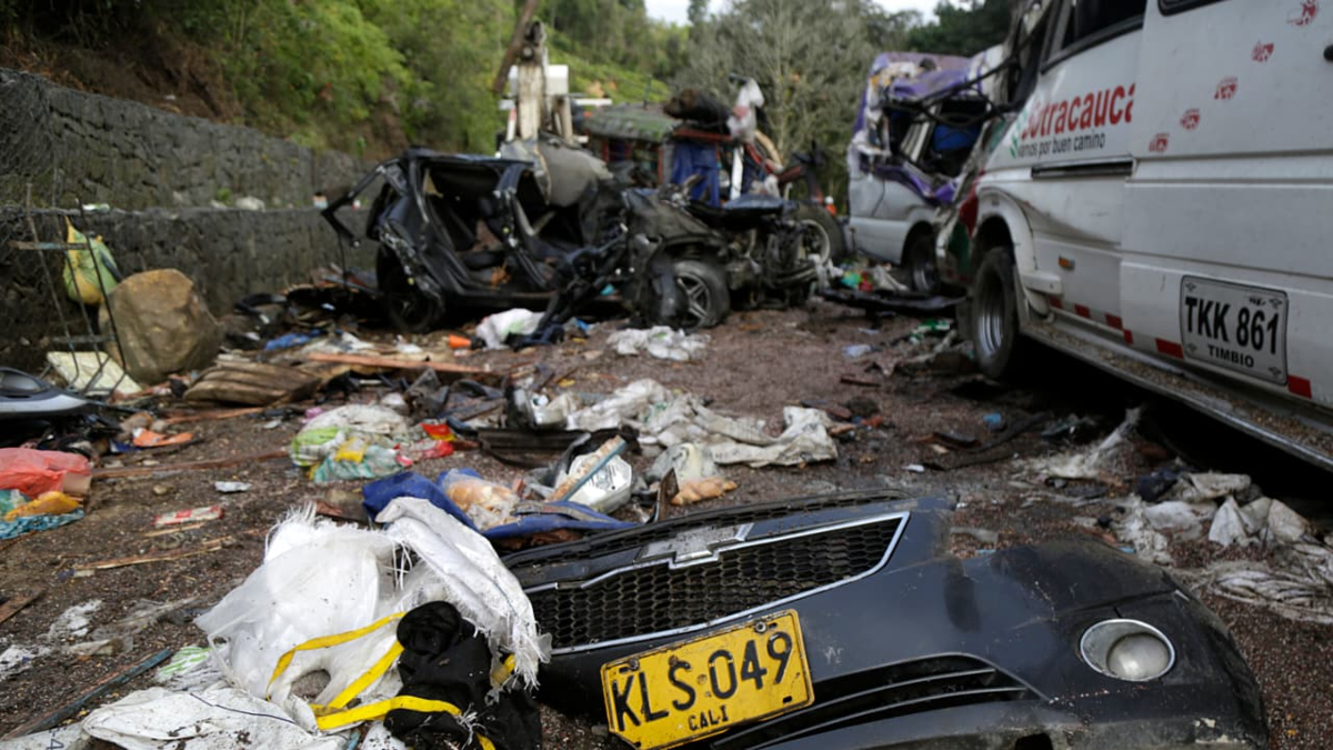 Testigos relatan el horror tras atentado en el Cauca que deja al menos 20 muertos