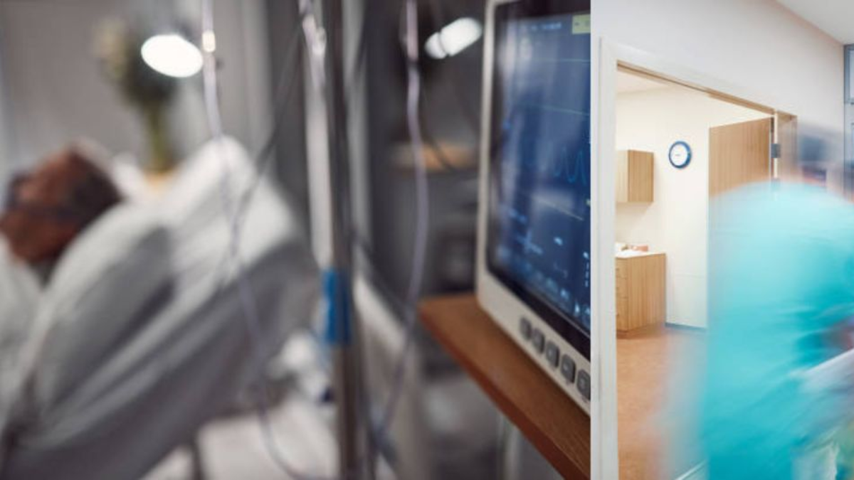 Hombre fue brutalmente golpeado por defender a una mujer en Bogotá y lucha por su vida en una UCI: 'Le dio con una silla de madera en la cabeza'