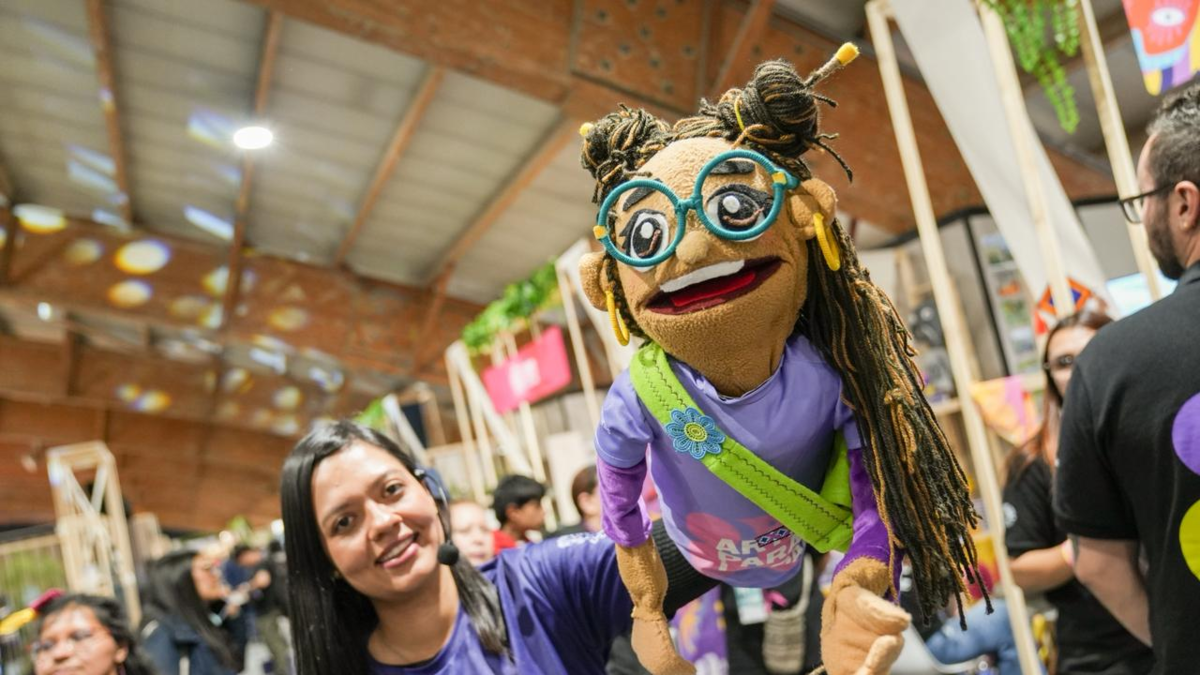 En la Filbo, formadores y sabedores de Cauca, Casanare, Putumayo y Guaviare comparten cómo enseñan sus artes