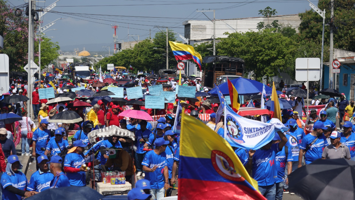 Sin disturbios y con muchos mensajes políticos: así fue la manifestación del Día del Trabajo en Barranquilla este 1 de mayo