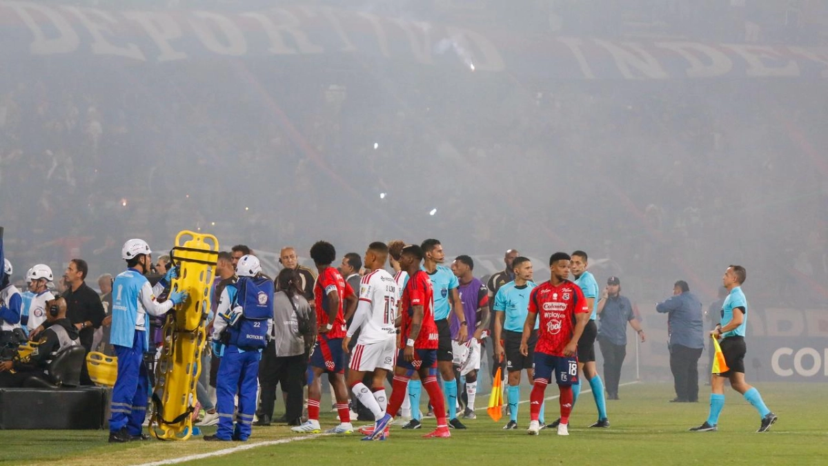 Caos en el estadio Atanasio Girardot: el partido de Medellín vs. Flamengo se suspendió parcialmente por un ambiente caldeado con los hinchas (video)