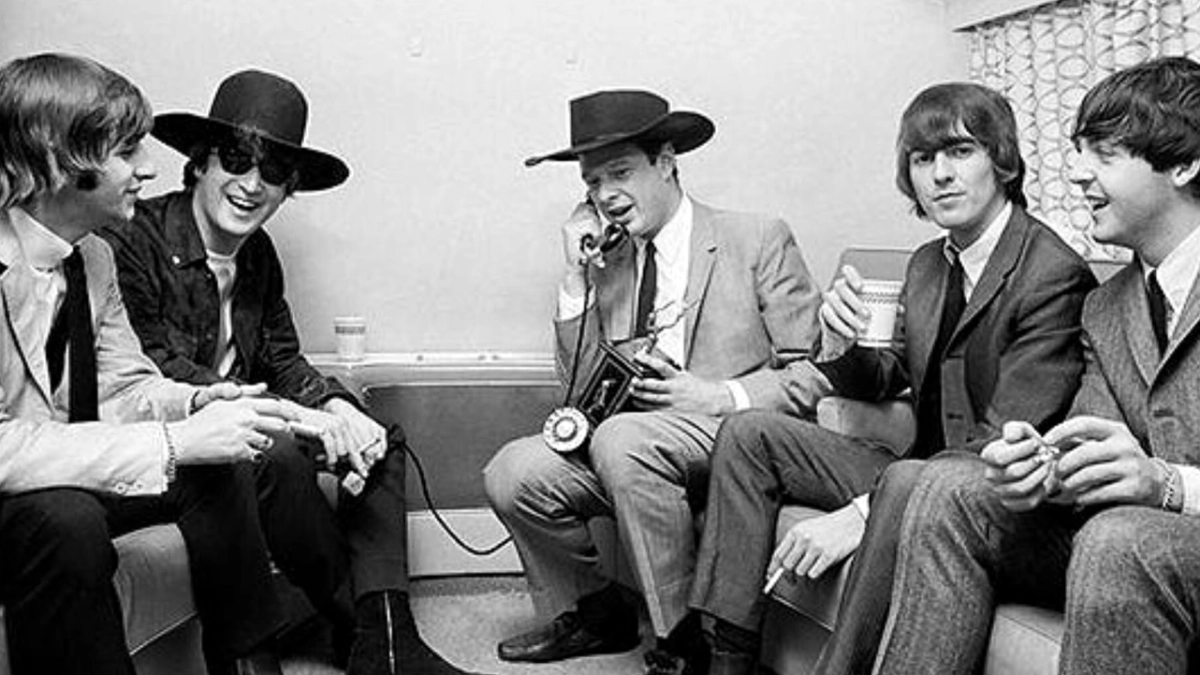 ¿Brian Epstein, el famoso mánager de los Beatles, pudo haber sido asesinado por la mafia? Así lo sugiere un nuevo libro