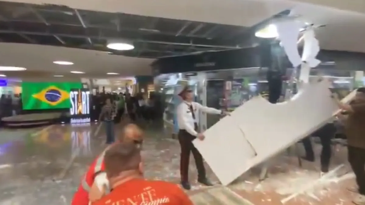 En video | Techo de reconocido centro comercial de Medellín se desplomó: alcalde Federico Gutiérrez reporta al menos 10 personas lesionadas