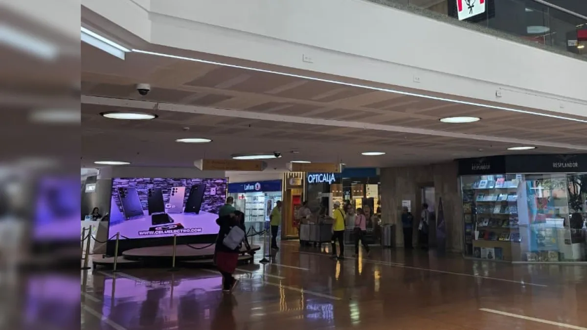 Unicentro Medellín superó la emergencia tras la caída del te